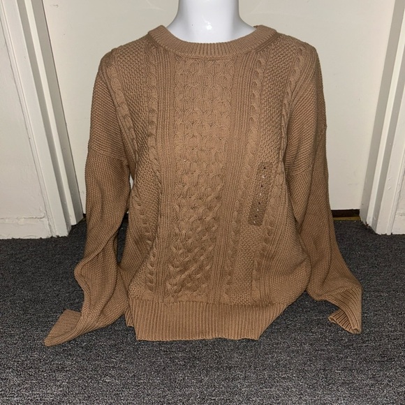 GAP Sweaters - NWT Gap cable knit sweater size large